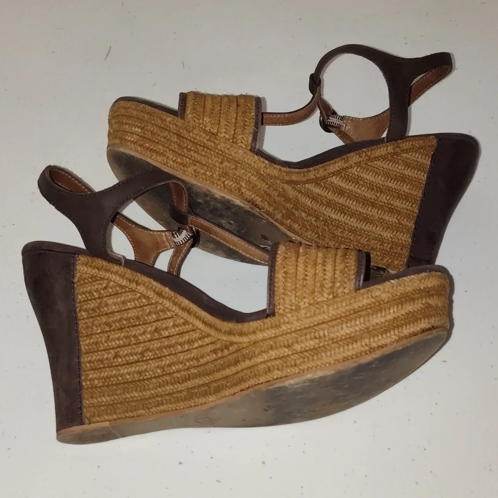UGG Women’s Brown Espadrille Wedge size6.5